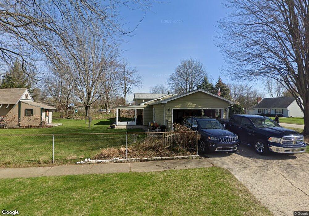 320 Primrose Ln, Flushing, MI 48433 - photo 1