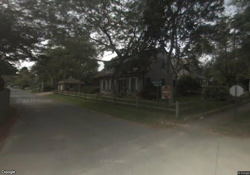 7 Oliver St, Edgartown, MA 02539 - photo 1