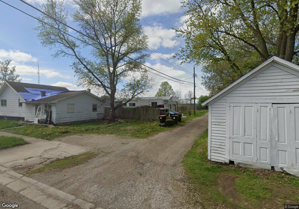 819 N Sangamon St, Lincoln, IL 62656 - photo 1