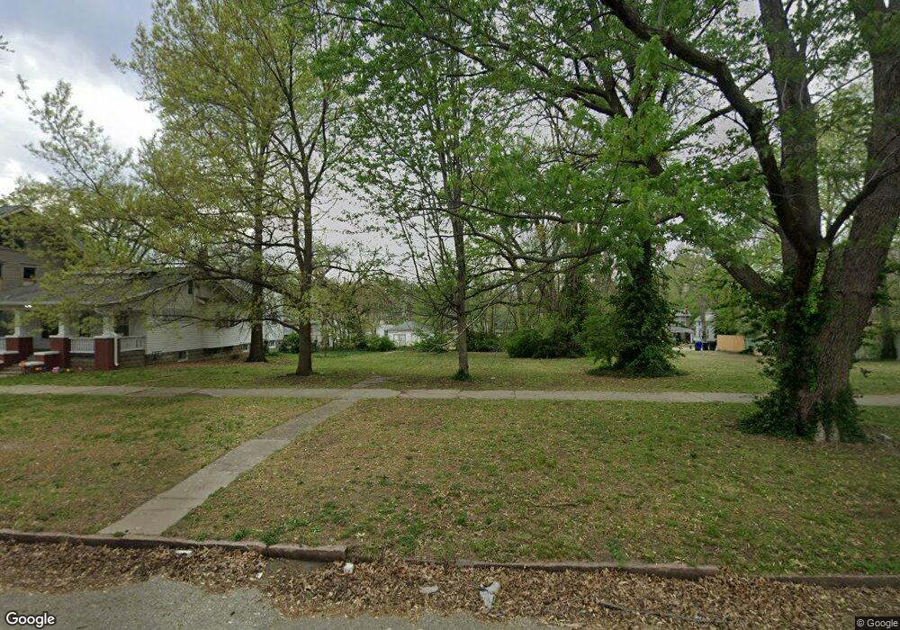 427 SW Tyler St, Topeka, KS 66603 - photo 1