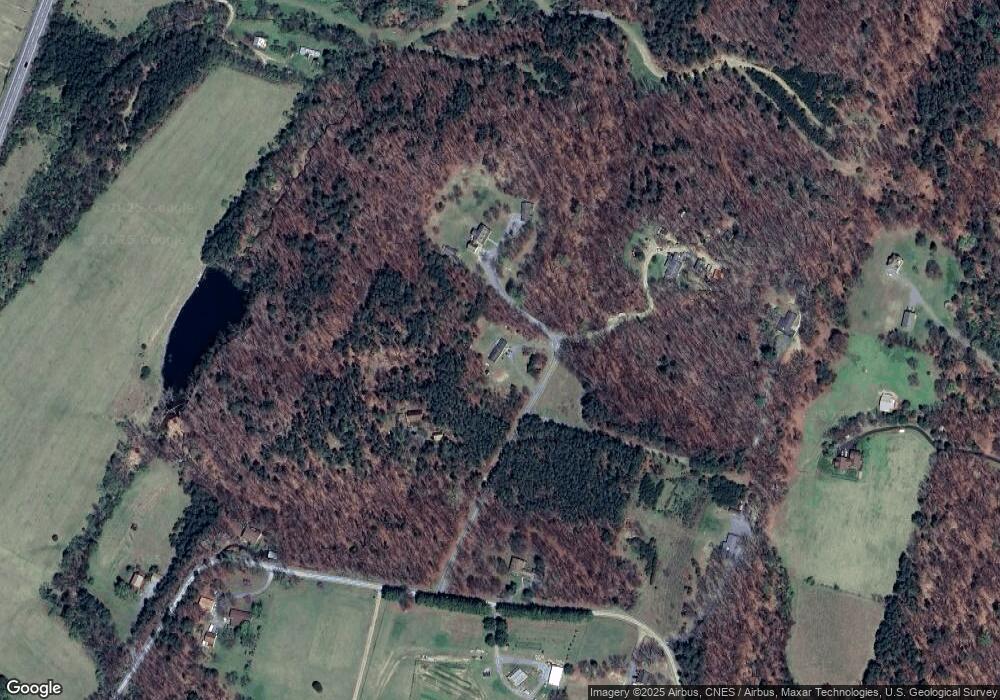 129 Twin Fox Ln, Berkeley Springs, WV 25411 - photo 1