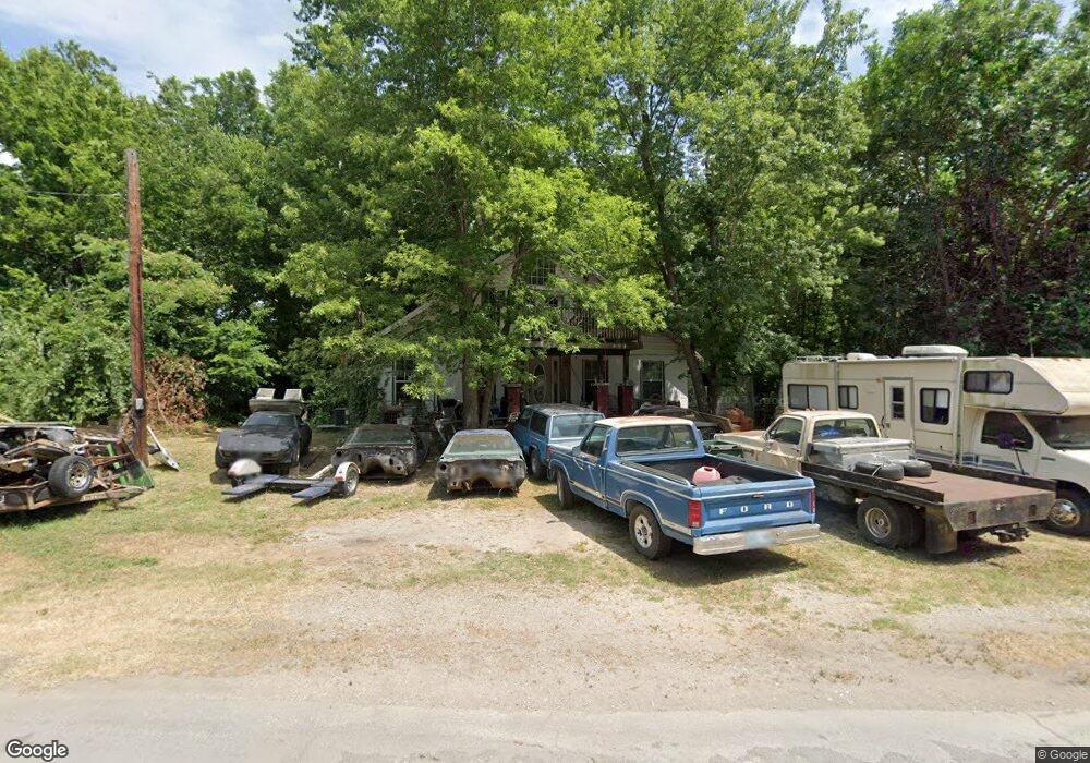 310 E Cherokee St, Skiatook, OK 74070 - photo 1