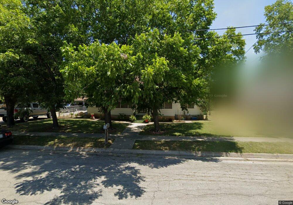612 N Clements St, Gainesville, TX 76240 - photo 1