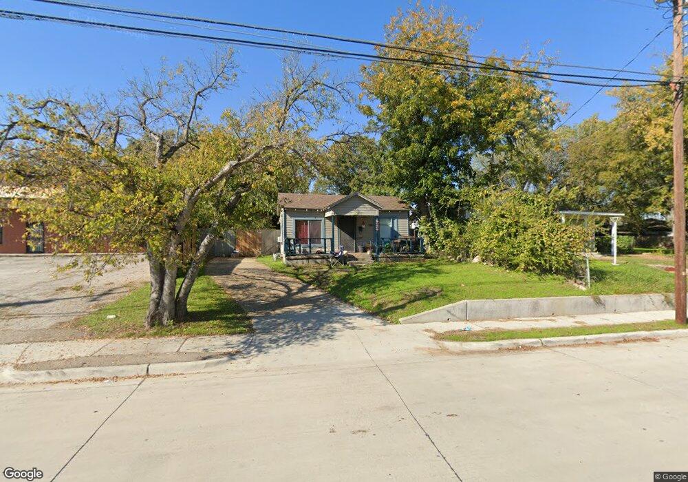 213 NE 5th St, Grand Prairie, TX 75050 - photo 1