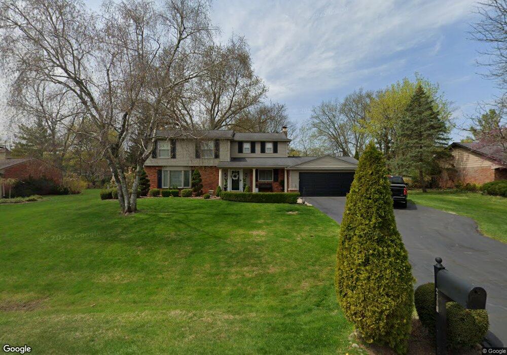 2400 Brenthaven Dr, Bloomfield Hills, MI 48304 - photo 1