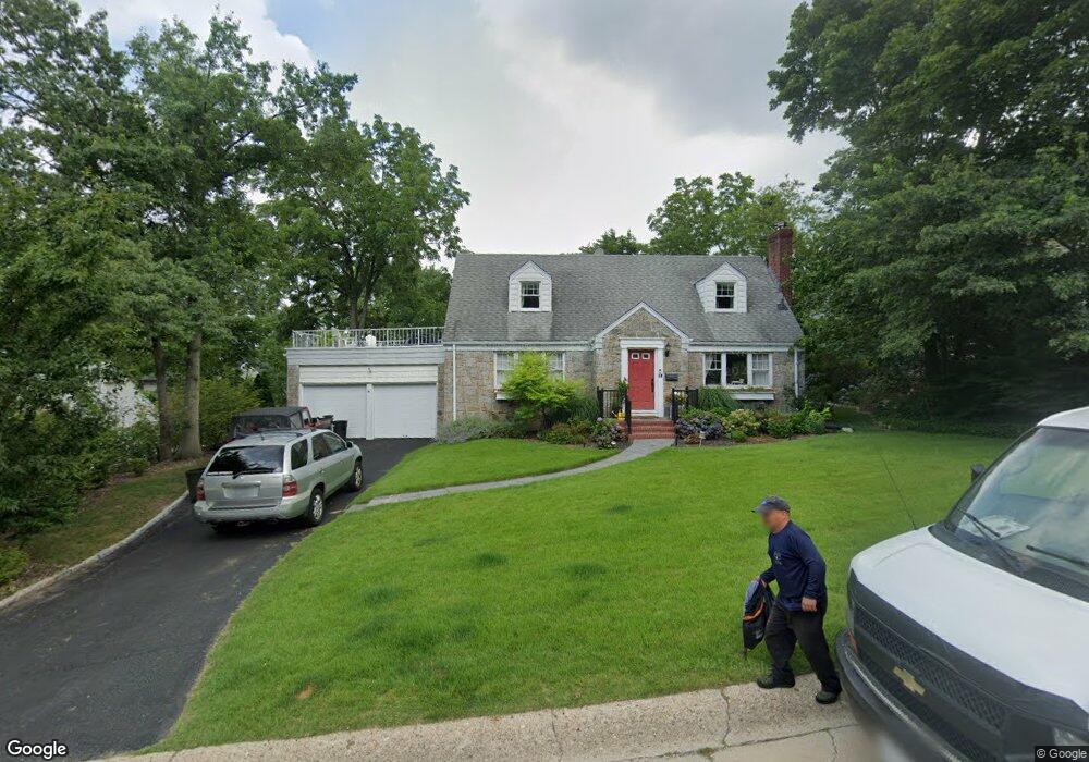 5 South Ct, Port Washington, NY 11050 - photo 1