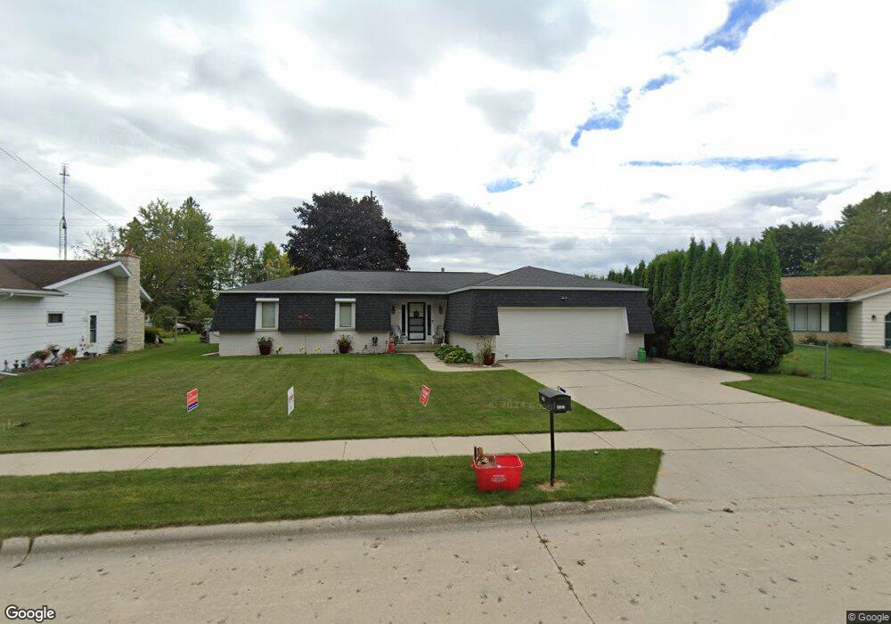 2001 Markham St, Manitowoc, WI 54220 - photo 1