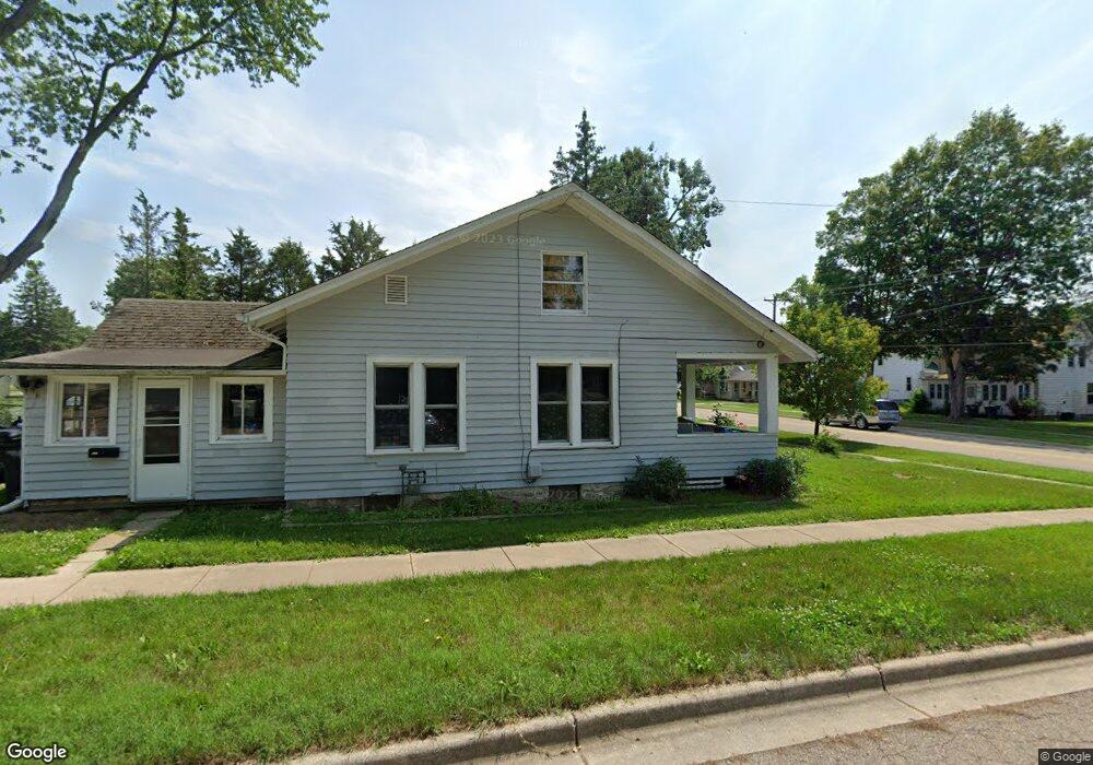 501 S Elm St, Three Oaks, MI 49128 - photo 1