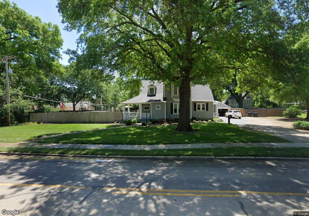 2403 SW 17th St, Topeka, KS 66604 - photo 1