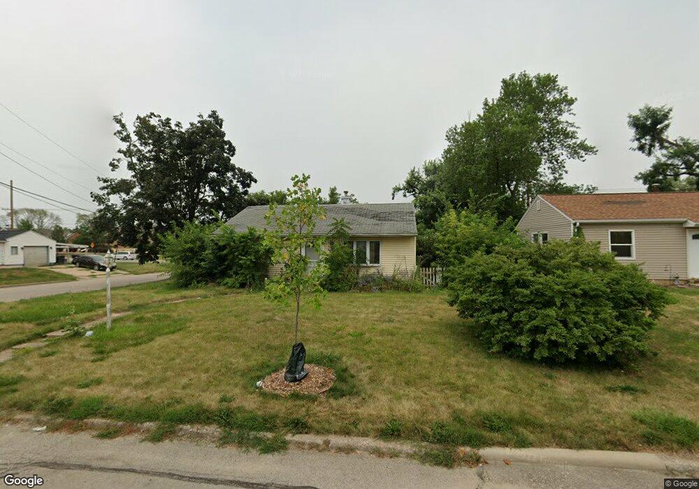 2405 Wisconsin St SW, Cedar Rapids, IA 52404 - photo 1