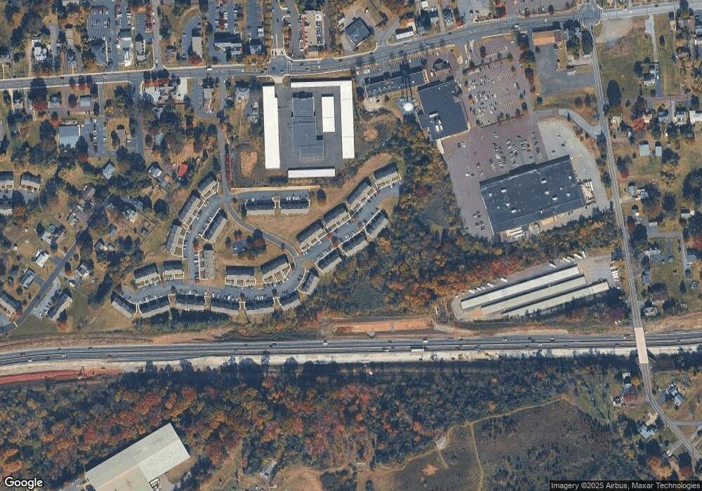 313 Oaktree Ct unit 313, Pottstown, PA 19464 - photo 1