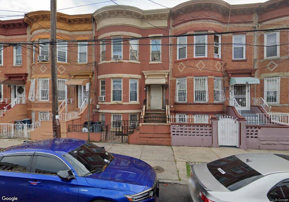 229 Hemlock St unit 2, Brooklyn, NY 11208 - photo 1