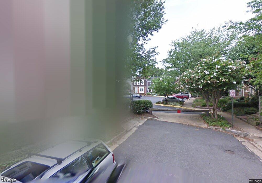 1330 Chetworth Ct, Alexandria, VA 22314 - photo 1