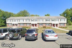 26 Hobart Ln, Amherst, MA 01002