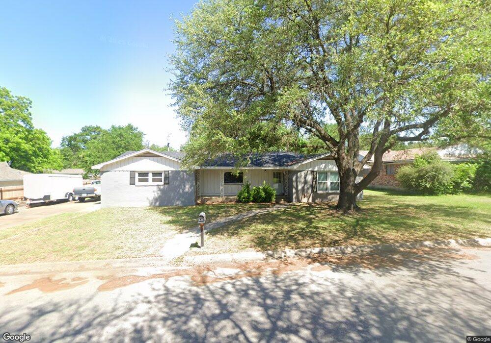 1216 Crestview Dr, Cleburne, TX 76033 - photo 1