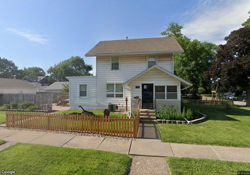 1024 E Denison Ave, Davenport, IA 52803 - photo 1