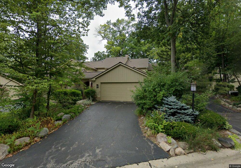 1151 Hillpointe Cir, Bloomfield Hills, MI 48304 - photo 1