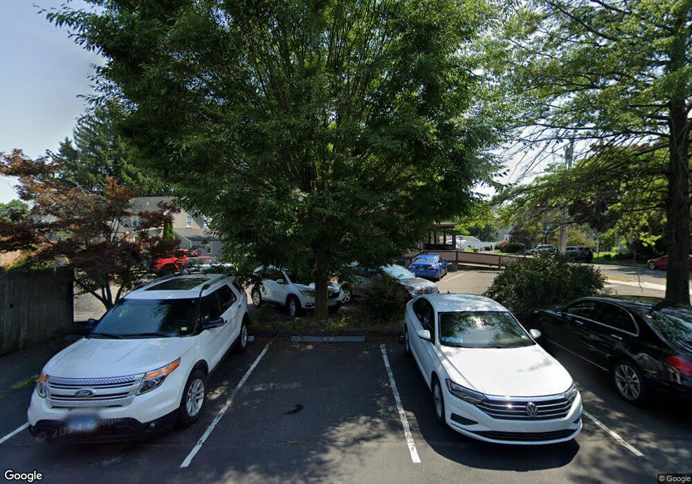 39 Sherman Ct unit 1st Floor, Fairfield, CT 06824 - photo 1