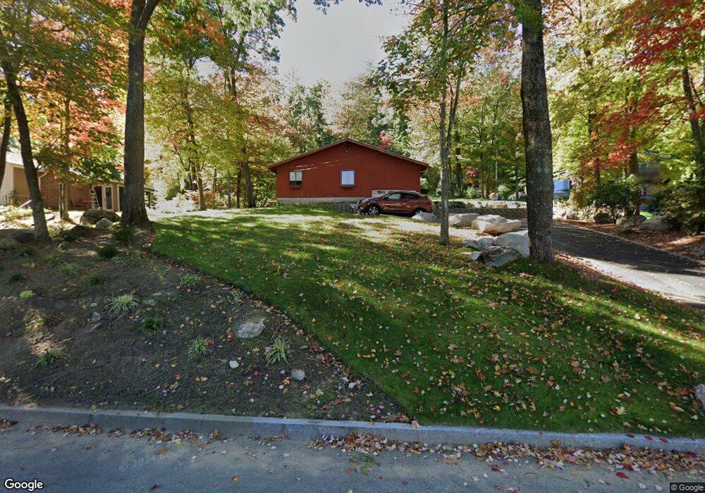 135 Skyline Dr, Manchester, NH 03109 - photo 1