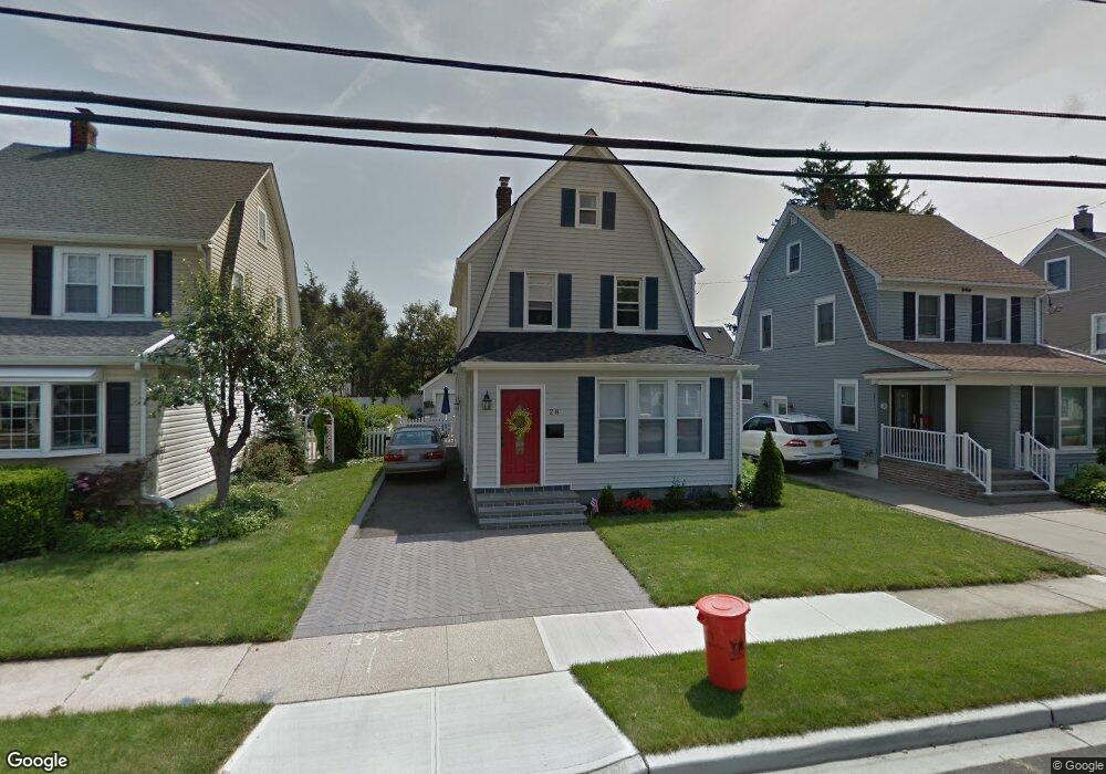 28 Geranium Ave, Mineola, NY 11501 - photo 1