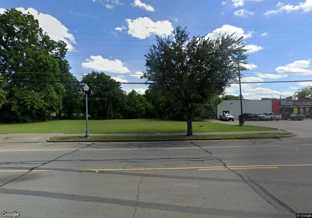 407 W Sam Rayburn Dr, Bonham, TX 75418 - photo 1