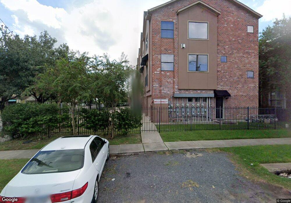202 W 10th St unit 7, Houston, TX 77007 - photo 1