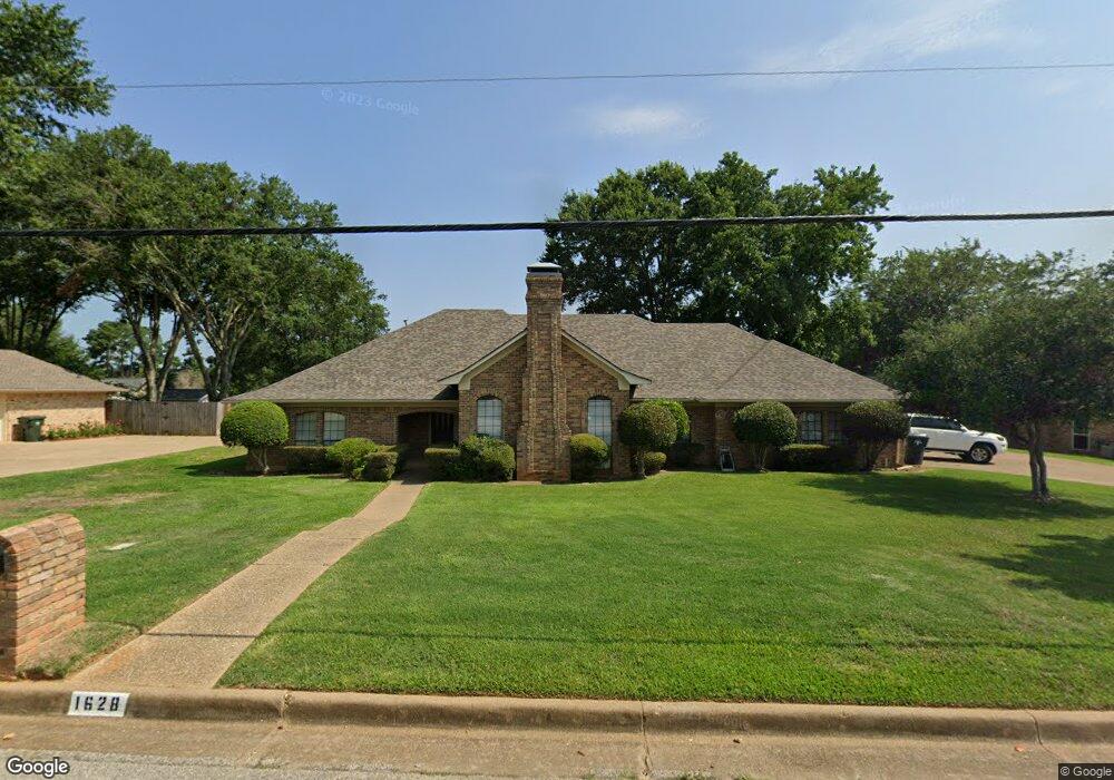 1628 Skidmore Ln, Tyler, TX 75703 - photo 1