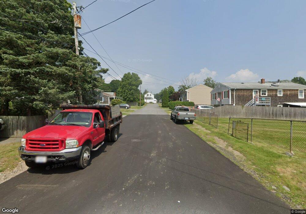 0 11-13 St W unit EC2057286, Bristol, RI 02809 - photo 1