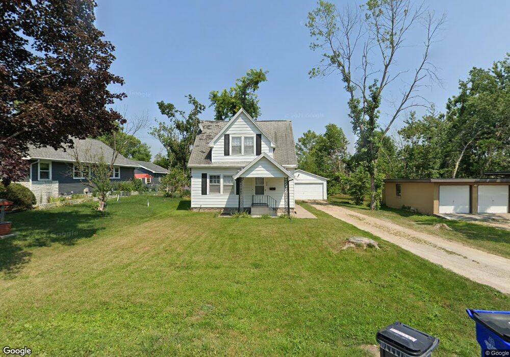 325 20th St NW, Cedar Rapids, IA 52405 - photo 1