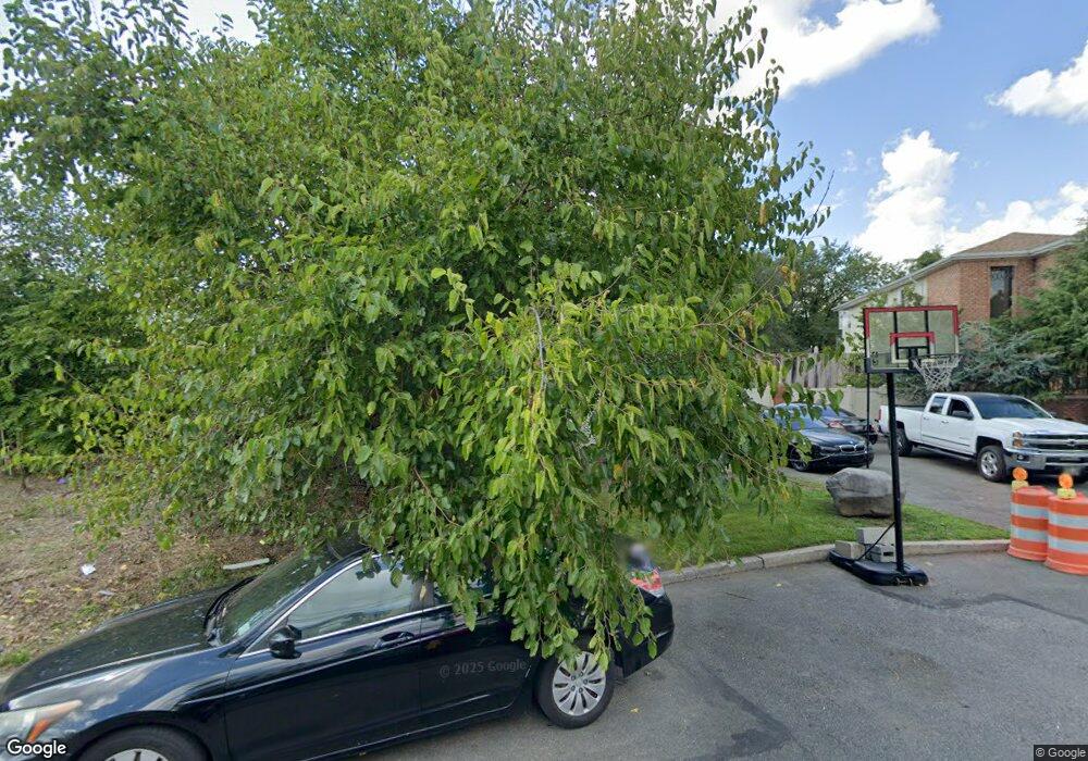 15525 77th St, Jamaica, NY 11414 - photo 1