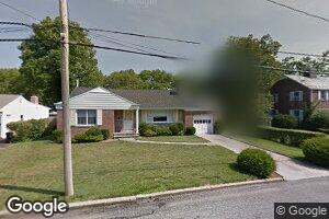 4 Washington Ave, Glen Head, NY 11545