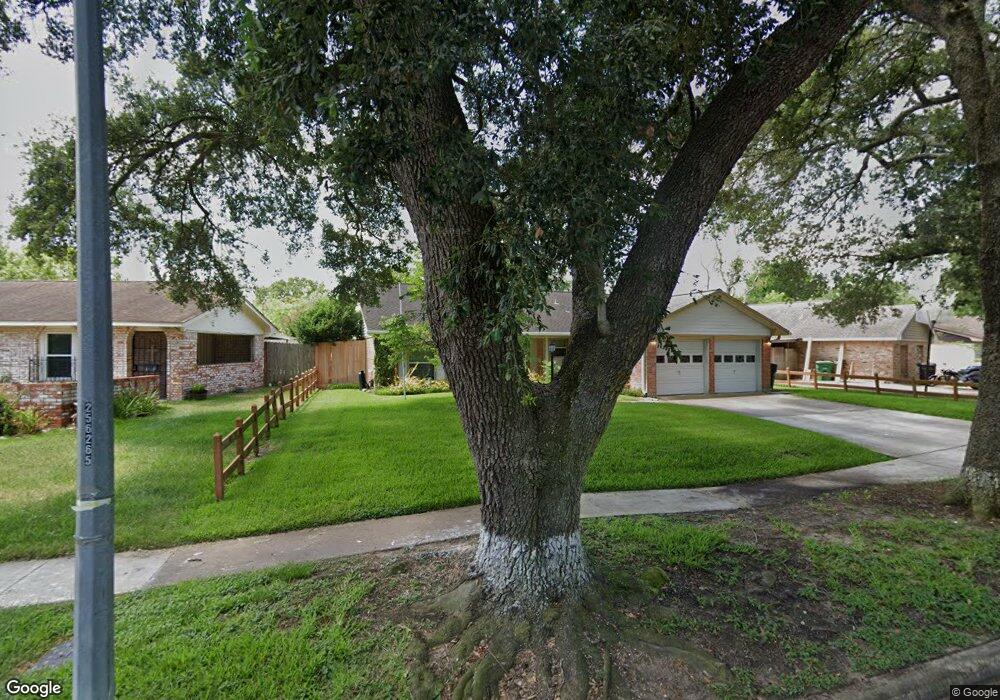 11210 Caribbean Ln, Houston, TX 77089 - photo 1