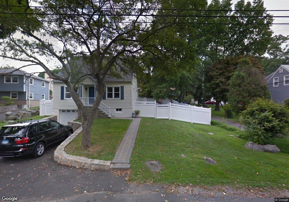 25 Thornhill Rd, Riverside, CT 06878 - photo 1