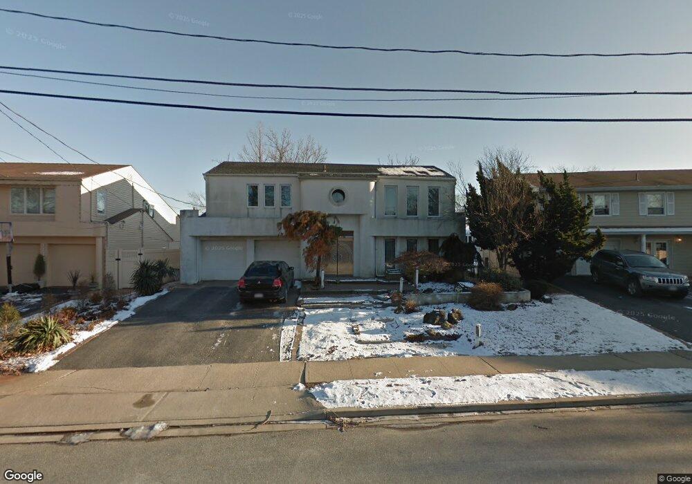 3256 Gary Ln, Merrick, NY 11566 - photo 1