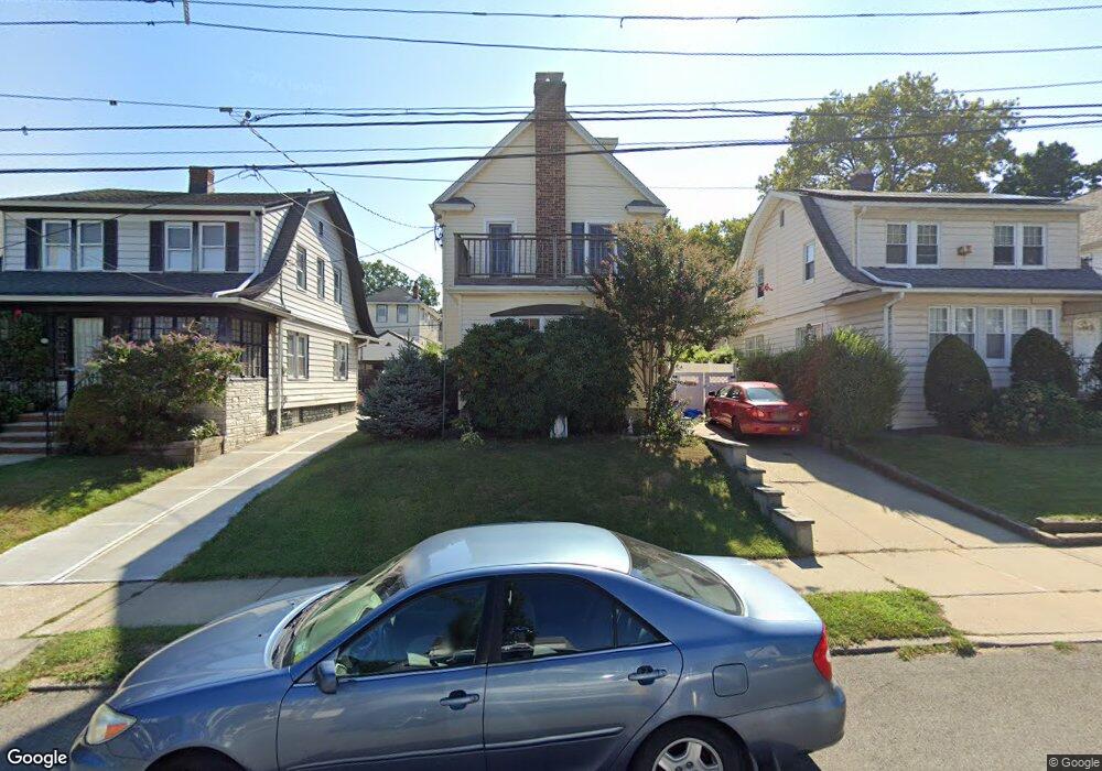 3331 167th St, Flushing, NY 11358 - photo 1