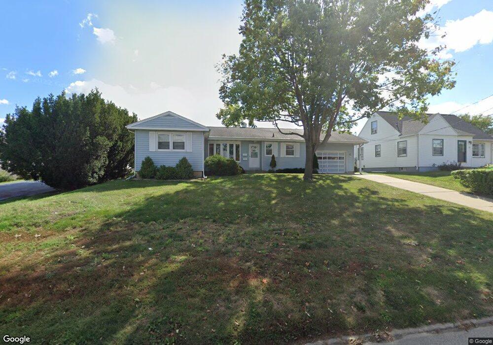 45 Wilson Ave SW, Cedar Rapids, IA 52404 - photo 1