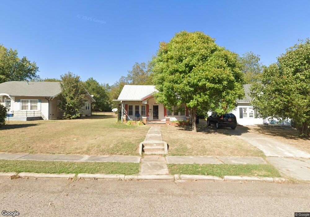 38 E Drummond St, Shawnee, OK 74801 - photo 1