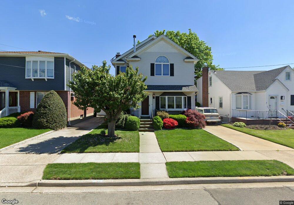 16 Stephen Ave, New Hyde Park, NY 11040 - photo 1