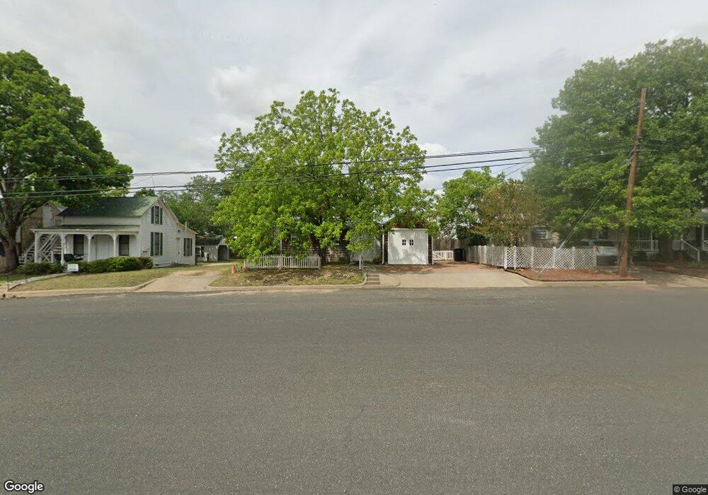 404 W San Antonio St, Fredericksburg, TX 78624 - photo 1