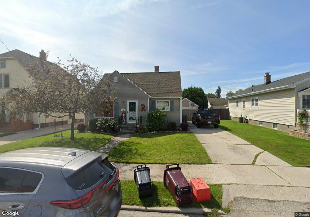 1815 Belmont St, Manitowoc, WI 54220 - photo 1