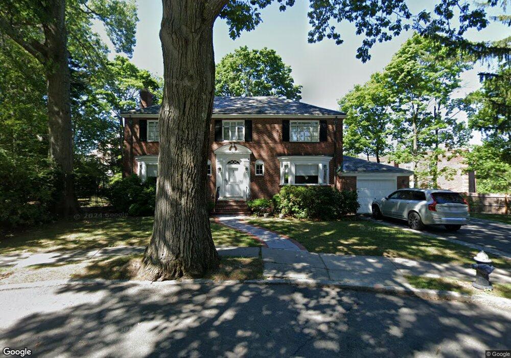 18 Chatham Cir, Brookline, MA 02446 - photo 1