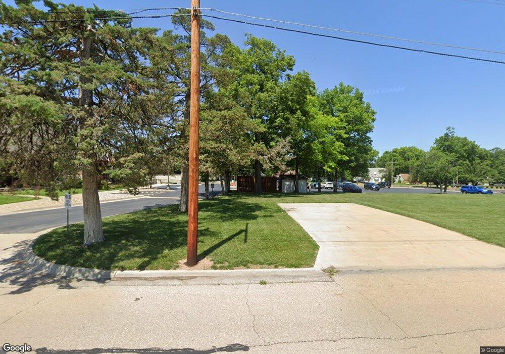 3717 SW 17th St, Topeka, KS 66604 - photo 1