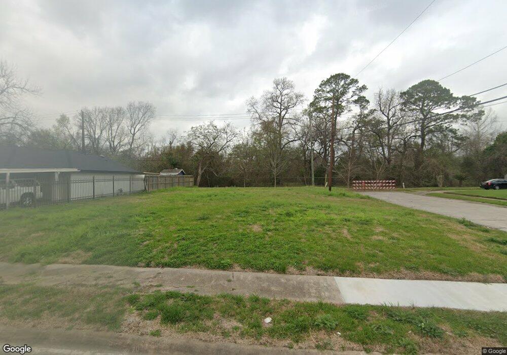 302 Glenburnie Dr, Houston, TX 77022 - photo 1