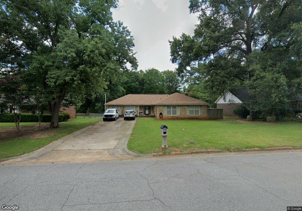 1808 W Lakeridge Dr, Albany, GA 31707 - photo 1