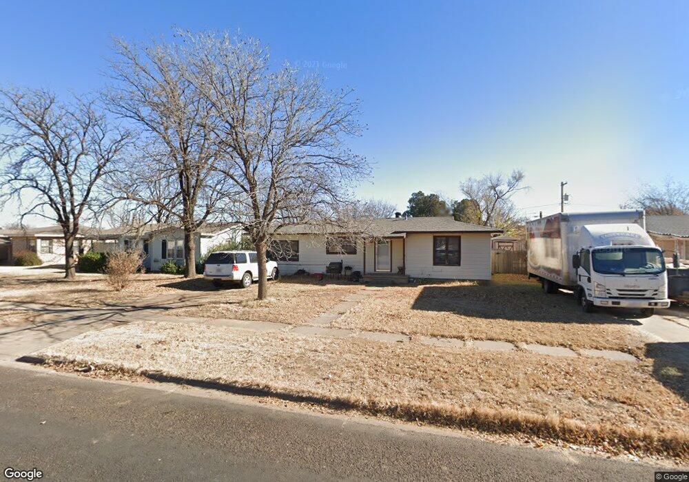 210 Juanita St, Plainview, TX 79072 - photo 1