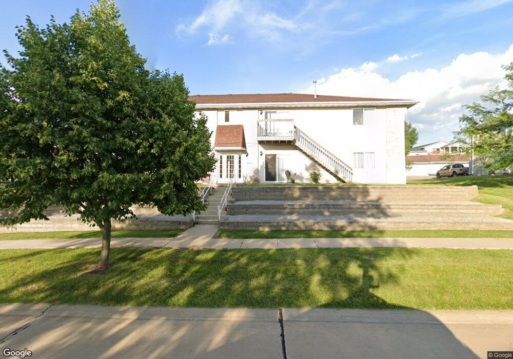 3603 Queen Dr SW unit 3, Cedar Rapids, IA 52404 - photo 1