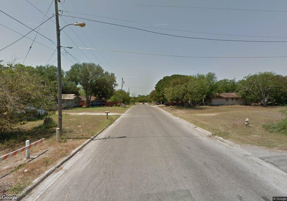 906 W Walton St, Beeville, TX 78102 - photo 1