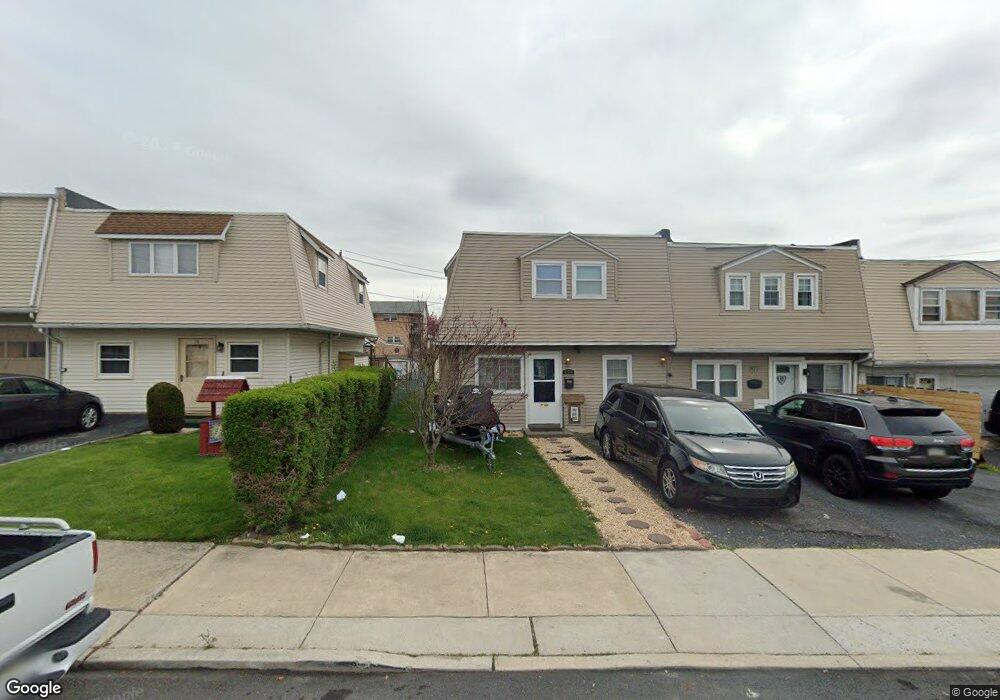 879 N Jasper St, Allentown, PA 18109 - photo 1