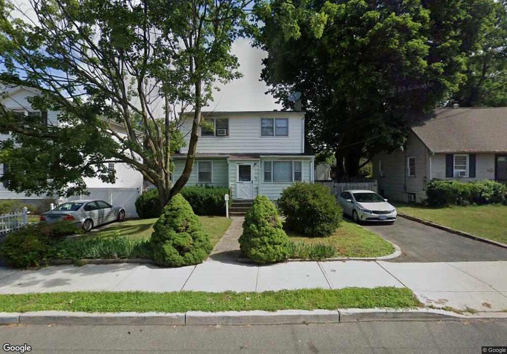 98 Holcomb Ave, Stamford, CT 06906 - photo 1