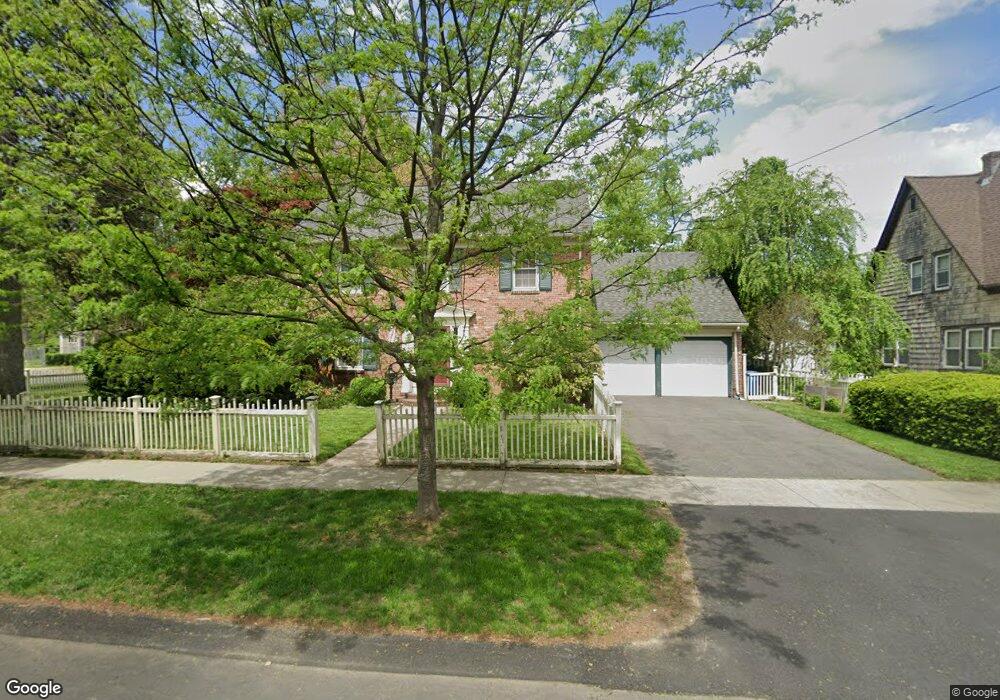 4 Neptune Ave, West Springfield, MA 01089 - photo 1